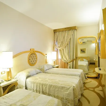 Otel Zanhotel Regina Bolonya